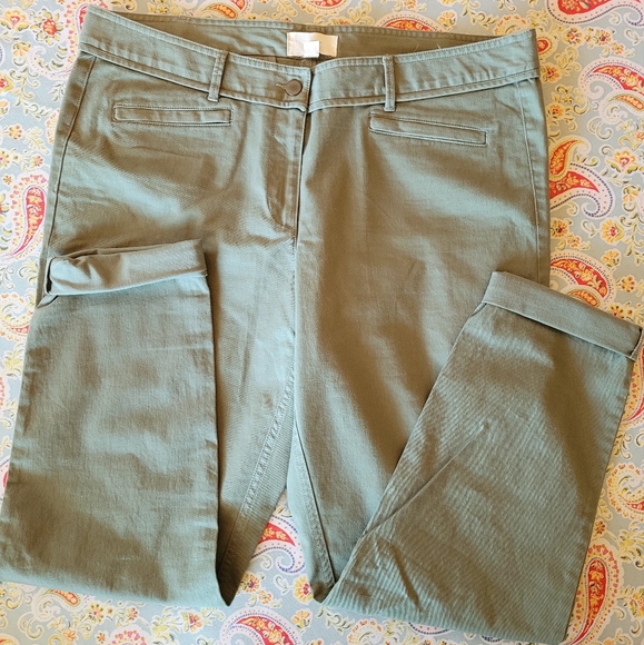 Loft Green Khaki Cuffed Pants - Picture 2 of 6